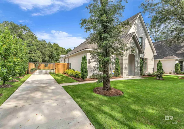Homes for sale in Fairhope, AL | 20279 Bishop Road, Fairhope, AL 36532 | MLS# 399210