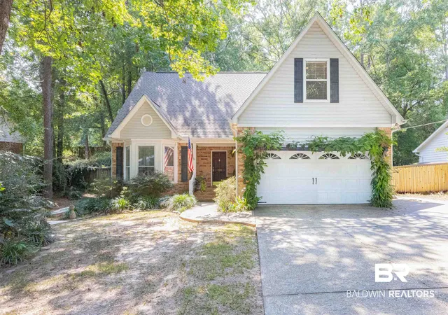 Photo 1 of Single family home for sale at 198 Rolling Hl Dr, Daphne, AL 36526 | MLS# 400085 | Listing updated on 2026-09-19