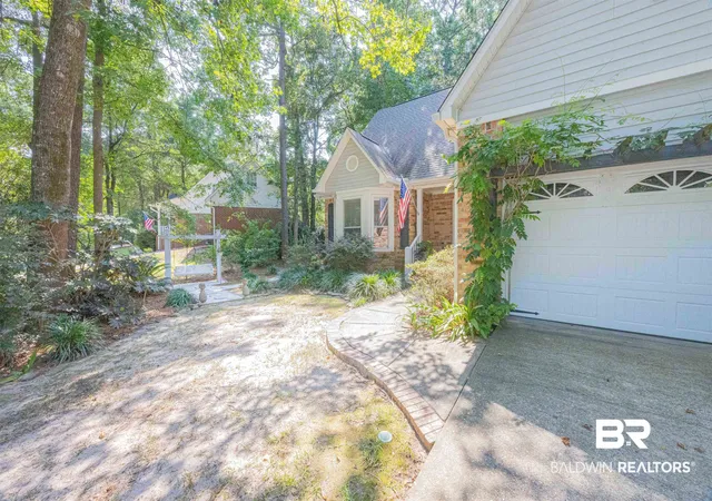 Photo 3 of Single family home for sale at 198 Rolling Hl Dr, Daphne, AL 36526 | MLS# 400085 | Listing updated on 2026-09-19