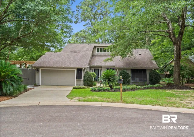 Photo 1 of Single family home for sale at 4 Leslie Ct, Fairhope, AL 36532 | MLS# 397789 | Listing updated on 2026-08-28