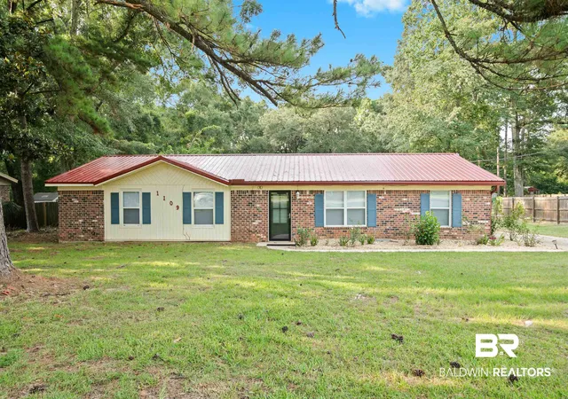 Photo 1 of Single family home for sale at 1109 Caroline Ave, Daphne, AL 36526 | MLS# 400061 | Listing updated on 2026-09-02