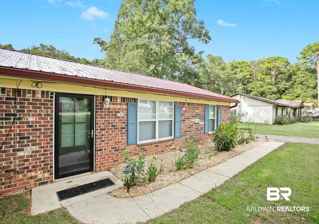 Photo 3 of Single family home for sale at 1109 Caroline Ave, Daphne, AL 36526 | MLS# 400061 | Listing updated on 2026-09-02