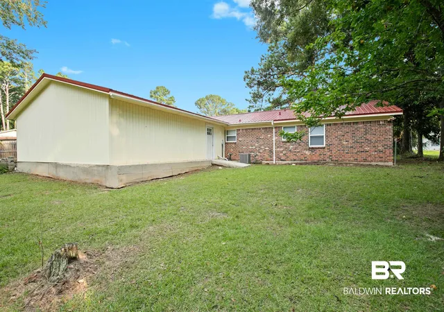 Photo 4 of Single family home for sale at 1109 Caroline Ave, Daphne, AL 36526 | MLS# 400061 | Listing updated on 2026-09-02