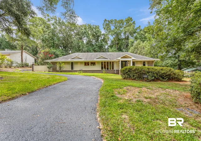 Photo 2 of Sale Pending at 328 Bay Hl Dr, Daphne, AL 36526 | MLS# 409034 | Listing updated on 2026-08-27