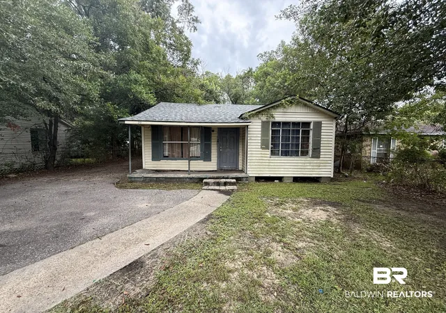 Photo 1 of Single family home for sale at 212 11th Avenue, Chickasaw, AL 36611 | MLS# 409780 | Listing updated on 2026-09-04