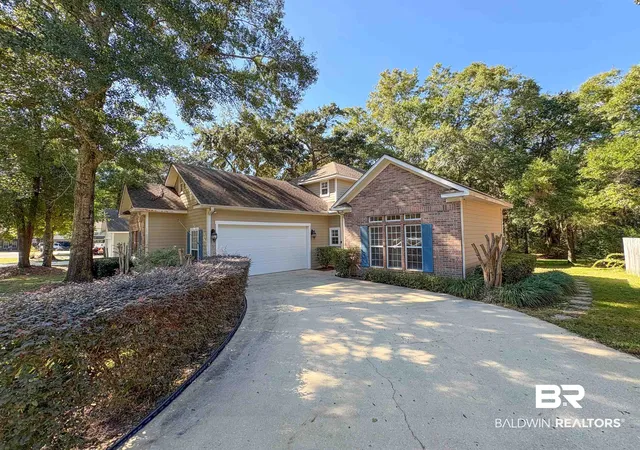 Photo 3 of Sale Pending at 6323 Madison Dr, Gulf Shores, AL 36542 | MLS# 387721 | Listing updated on 2026-08-23