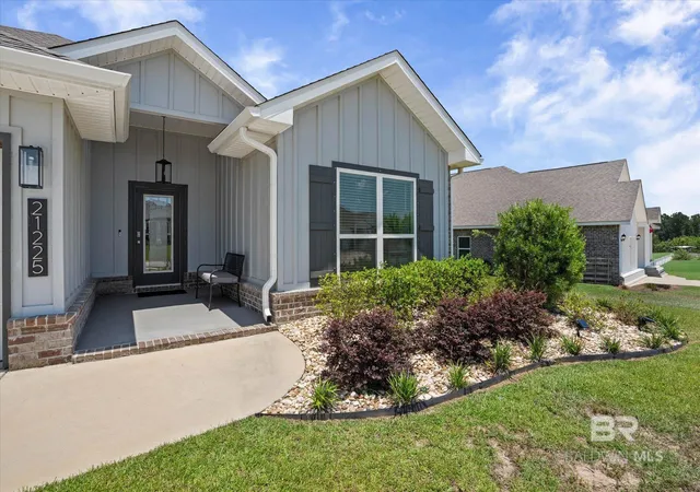 Homes for sale in Fairhope, AL | 21225 Yosemite Boulevard, Fairhope, AL 36532 | MLS# 399130
