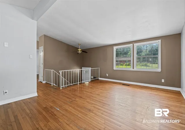 Photo 3 of Single family home for sale at 3101 Grishilde Dr, Mobile, AL 36693 | MLS# 406879 | Listing updated on 2026-08-10