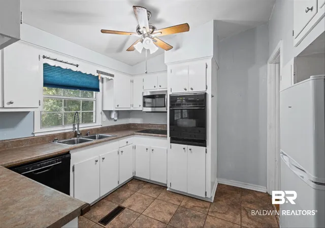 Photo 4 of Single family home for sale at 3101 Grishilde Dr, Mobile, AL 36693 | MLS# 406879 | Listing updated on 2026-08-10