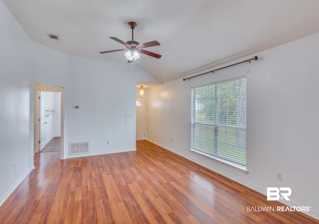 Photo 3 of Single family home for sale at 4615 Green Forest Ct, Mobile, AL 36618 | MLS# 406591 | Listing updated on 2026-10-02