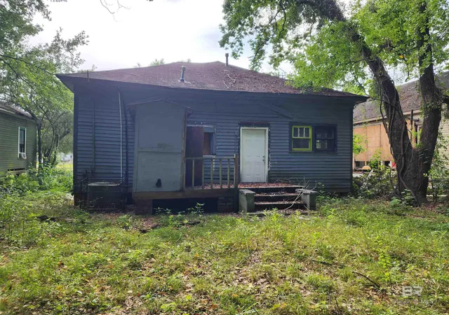 Homes for sale in Mobile, AL | 1059 Marine Street, Mobile, AL 36605 | MLS# 399152