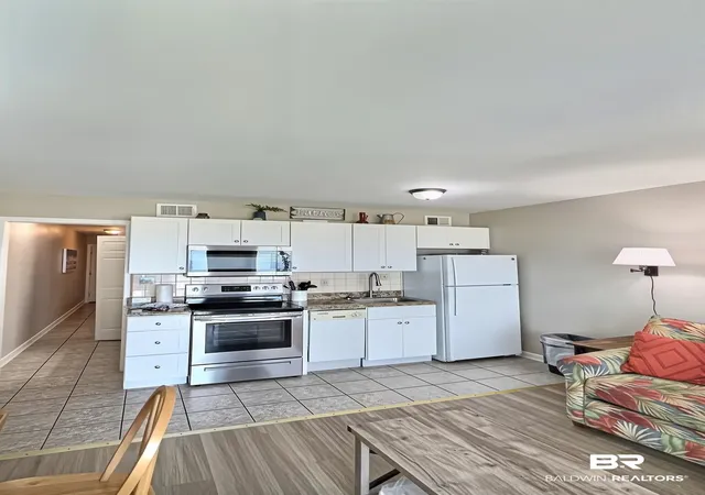 Photo 3 of Townhouse for sale at 400 Plantation Rd #3302, Gulf Shores, AL 36542 | MLS# 399634 | Listing updated on 2026-08-19