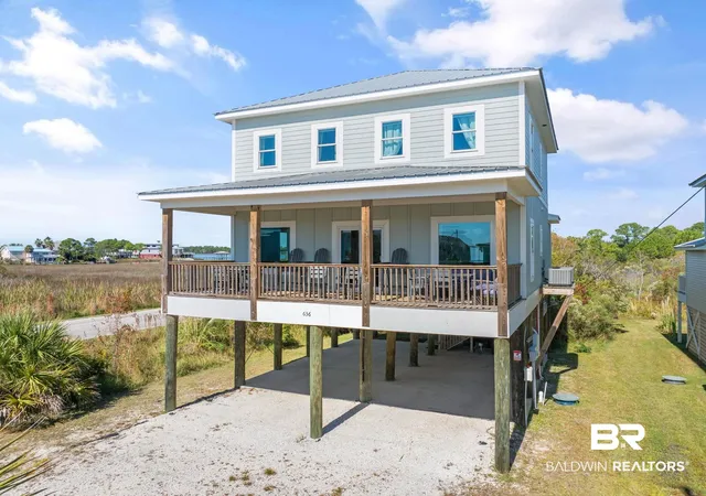 Photo 3 of Single family home for sale at 636 W 1st Avenue, Gulf Shores, AL 36542 | MLS# 387757 | Listing updated on 2026-10-01