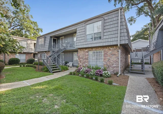Photo 1 of Townhouse for sale at 207 S Mobile St #204, Fairhope, AL 36532 | MLS# 398859 | Listing updated on 2026-09-01