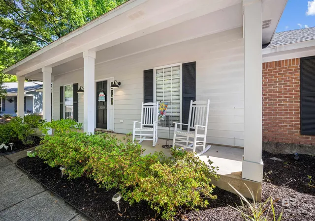 Homes for sale in Mobile, AL | 3005 Alexandria Court, Mobile, AL 36693 | MLS# 394790