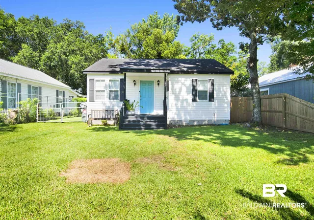 2nd image of 403 N Pine St, Foley, AL 36535 | MLS# 399205