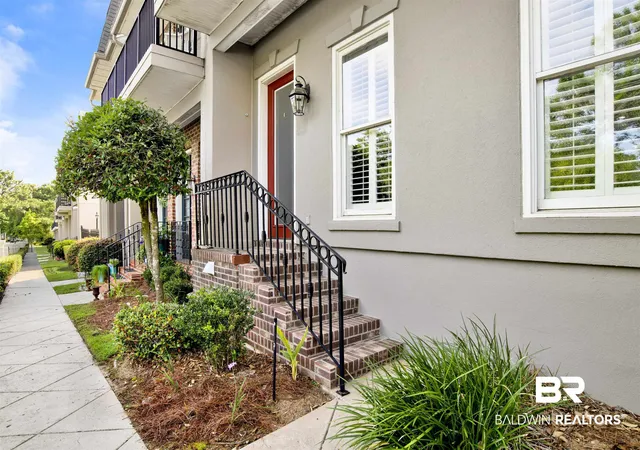 Photo 2 of Townhouse for sale at 101 N Fairhope Ct #16, Fairhope, AL 36532 | MLS# 390263 | Listing updated on 2026-08-19