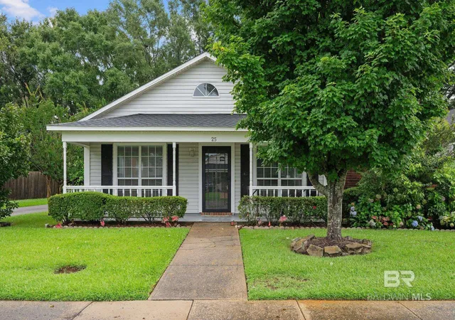 Homes for sale in Fairhope, AL | 25 Cottage Dr, Fairhope, AL 36532 | MLS# 398189