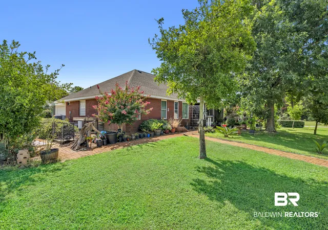 Photo 3 of Single family home for sale at 1945 Le Mar Dr, Gulf Shores, AL 36542 | MLS# 407673 | Listing updated on 2026-08-24