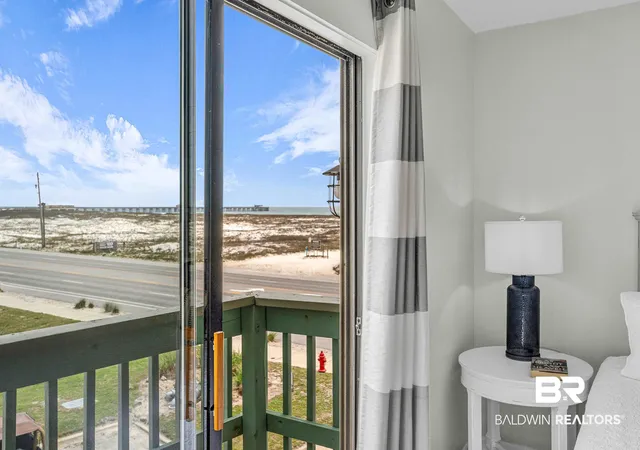 Photo 4 of Townhouse for sale at 554 E Beach Blvd #7, Gulf Shores, AL 36542 | MLS# 395717 | Listing updated on 2026-09-28