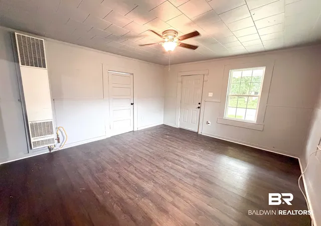 Photo 3 of Single family home for sale at 38 Flock Ave, Mobile, AL 36610 | MLS# 396973 | Listing updated on 2026-08-12