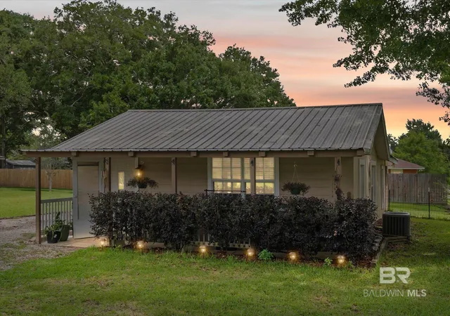 Homes for sale in Robertsdale, AL | 18935 E Hammond Street, Robertsdale, AL 36567 | MLS# 396762