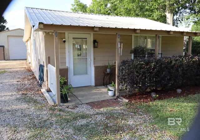 Homes for sale in Robertsdale, AL | 18935 E Hammond Street, Robertsdale, AL 36567 | MLS# 396762