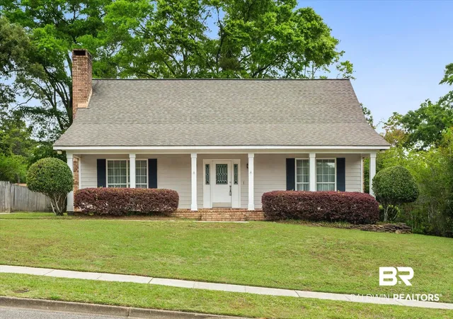 Photo 1 of Single family home for sale at 6104 Scenic W Dr, Mobile, AL 36693 | MLS# 395067 | Listing updated on 2026-09-19