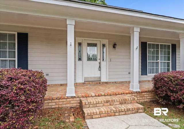 Photo 2 of Single family home for sale at 6104 Scenic W Dr, Mobile, AL 36693 | MLS# 395067 | Listing updated on 2026-09-19