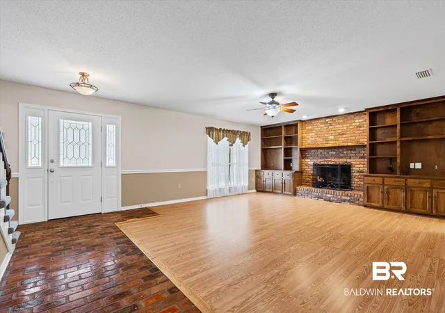 Photo 3 of Single family home for sale at 6104 Scenic W Dr, Mobile, AL 36693 | MLS# 395067 | Listing updated on 2026-09-19