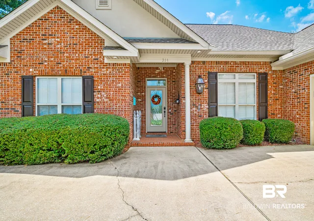 Photo 3 of Single family home for sale at 314 Saint Charles Court, Fairhope, AL 36532 | MLS# 409860 | Listing updated on 2026-08-30
