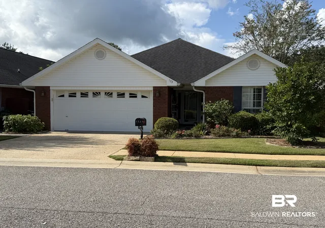 Photo 1 of Single family home for sale at 123 Cypress Ln, Fairhope, AL 36532 | MLS# 407163 | Listing updated on 2026-08-16