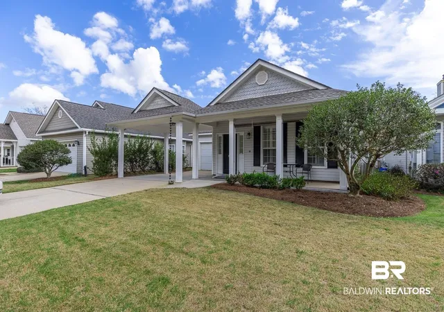 Photo 2 of Sale Pending at 940 Edwards Ave, Fairhope, AL 36532 | MLS# 392966 | Listing updated on 2026-08-31