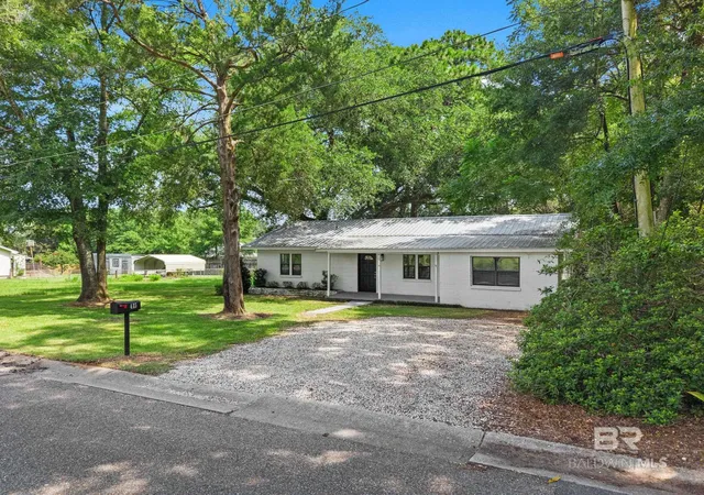 Homes for sale in Fairhope, AL | 415 Forster Avenue, Fairhope, AL 36532 | MLS# 399010