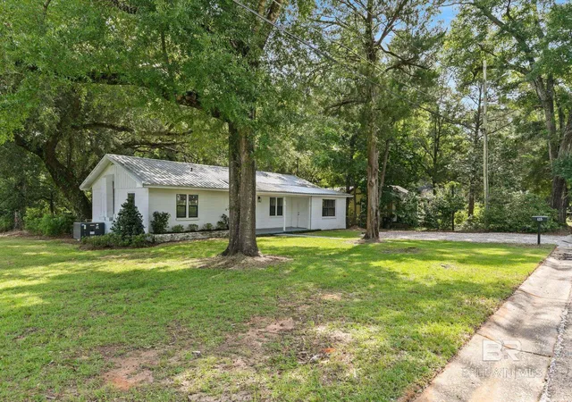 Homes for sale in Fairhope, AL | 415 Forster Avenue, Fairhope, AL 36532 | MLS# 399010
