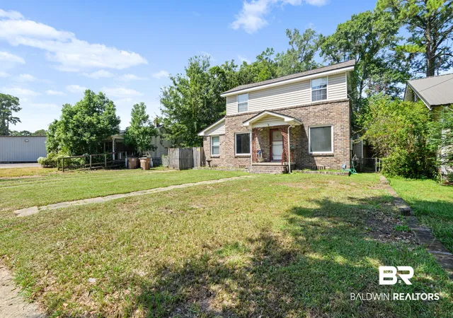 Photo 3 of Sale Pending at 262 Seminole Street, Mobile, AL 36606 | MLS# 409477 | Listing updated on 2026-09-10