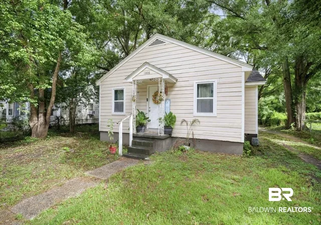 Photo 3 of Single family home for sale at 1806 N Mott Dr, Mobile, AL 36617 | MLS# 398107 | Listing updated on 2026-08-02