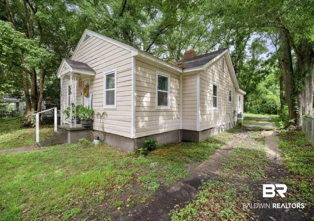 Photo 3 of Single family home for sale at 1806 N Mott Dr, Mobile, AL 36617 | MLS# 398107 | Listing updated on 2026-08-02
