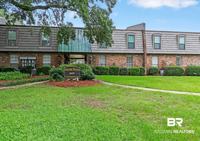 Photo 1 of Townhouse for sale at 207 S Mobile St #210, Fairhope, AL 36532 | MLS# 397546 | Listing updated on 2026-08-09