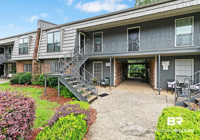 Photo 3 of Townhouse for sale at 207 S Mobile St #210, Fairhope, AL 36532 | MLS# 397546 | Listing updated on 2026-08-09