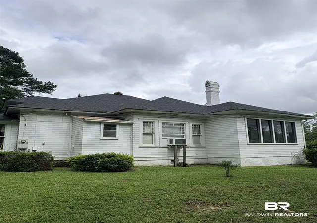 Photo 3 of Single family home for sale at 115 E Mcmillan St, Evergreen, AL 36401 | MLS# 399381 | Listing updated on 2026-09-18