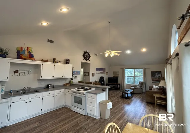 Photo 4 of Single family home for sale at 8941 Bonita Ln, Gulf Shores, AL 36542 | MLS# 396352 | Listing updated on 2026-07-24
