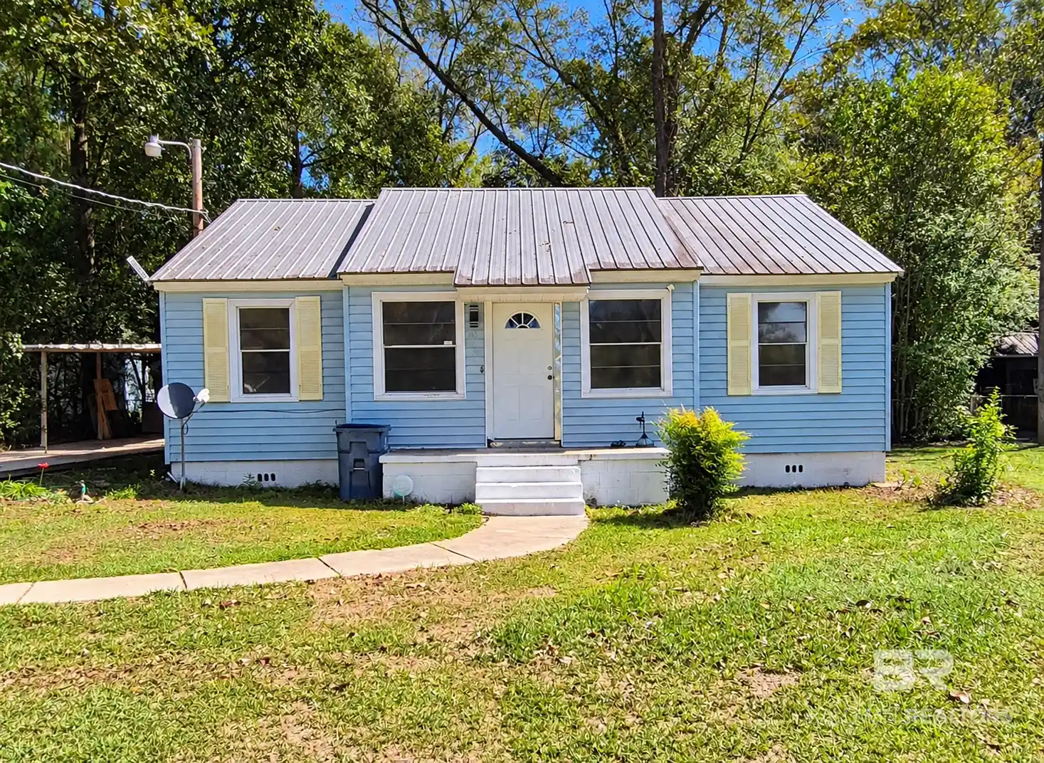 Photo 1 of Single family home for sale at 403 Bruner Ave, Evergreen, AL 36401 | MLS# 412109 | Listing updated on 2026-10-21