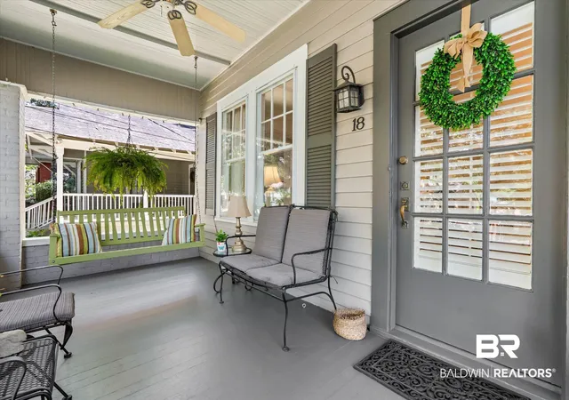 Photo 2 of Sale Pending at 18 Lemoyne Pl, Mobile, AL 36604 | MLS# 409929 | Listing updated on 2026-09-11