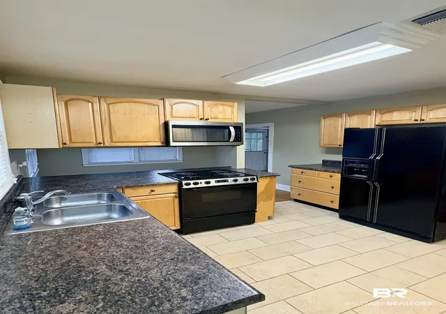 3rd image of 1423 Douglas Ave, Brewton, AL 36426 | MLS# 398774