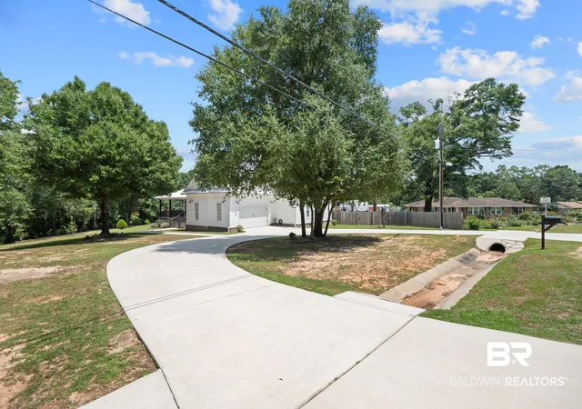 Photo 3 of Sale Pending at 8100 Oak Hill Dr, Semmes, AL 36575 | MLS# 409186 | Listing updated on 2026-08-28