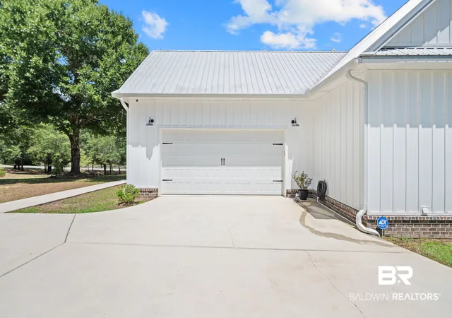Photo 4 of Sale Pending at 8100 Oak Hill Dr, Semmes, AL 36575 | MLS# 409186 | Listing updated on 2026-08-28