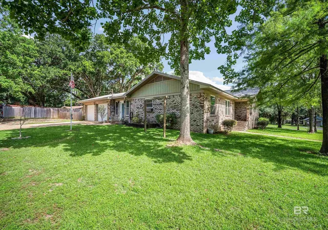 Homes for sale in Saraland, AL | 130 Thomas Dr, Saraland, AL 36571 | MLS# 397946
