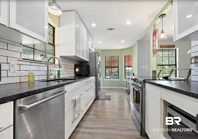 Photo 3 of Single family home for sale at 4 Azalea Ct, Fairhope, AL 36532 | MLS# 386560 | Listing updated on 2026-09-09