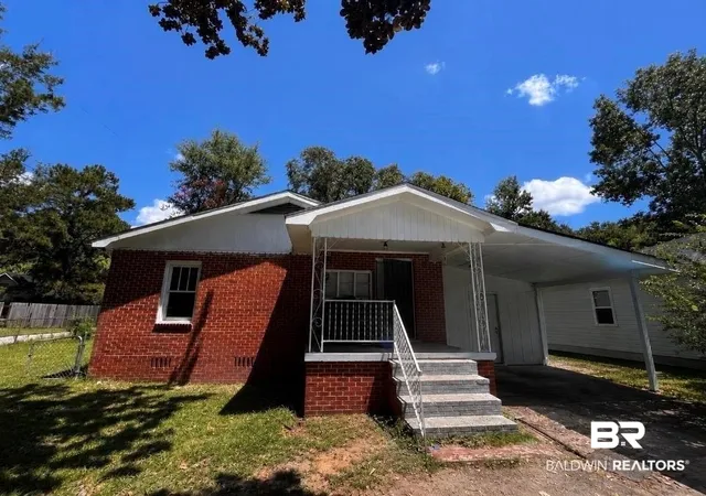 Single family home for sale at 2718 S Thompson Dr, Mobile, AL 36606 | MLS# 399915